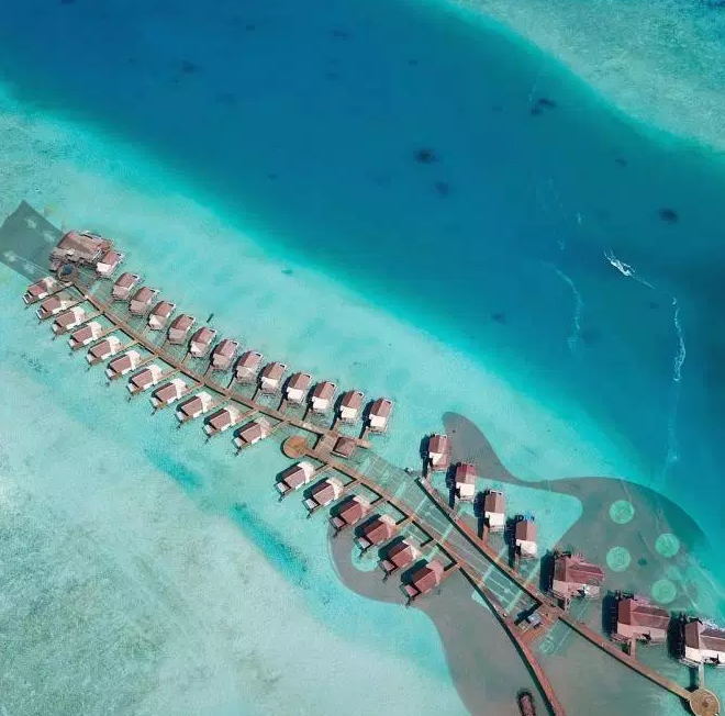 硬石酒店 HARD ROCK HOTEL MALDIVES ,马尔代夫风景图片集:沙滩beach与海水water太美，泳池pool与水上活动watersport好玩