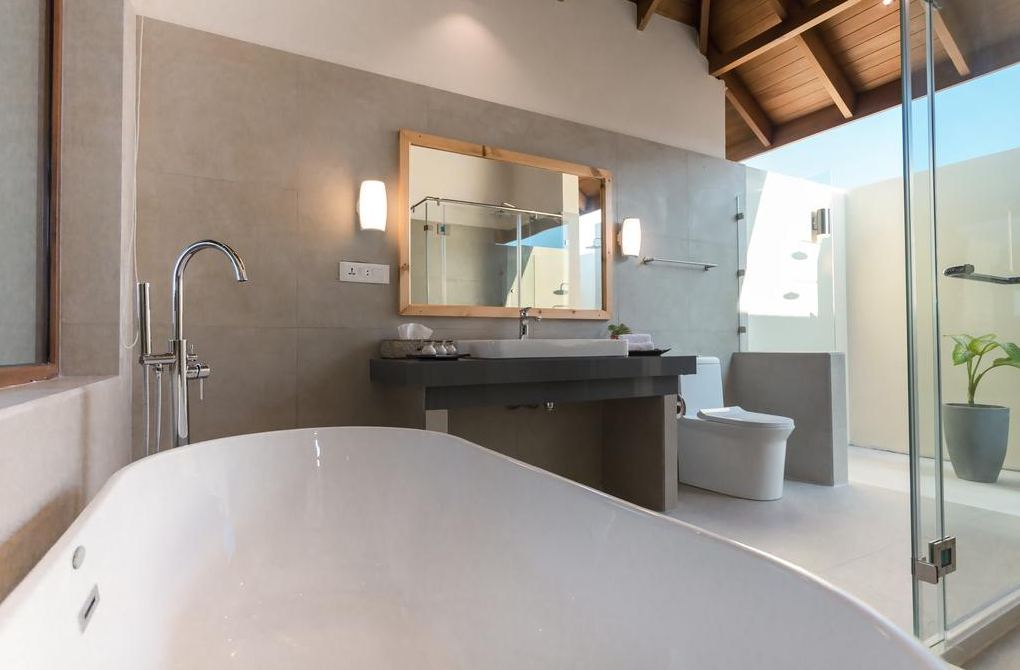 房型内部设施图片参考，如无边泳池与电视及音响， luxury beach villa-豪华海滩别墅 maldievs(瑞提法鲁岛 Reethi Faru Resort) 