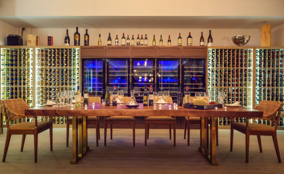 酒窖--A SOPHISTICATED CELLAR OF FINE ITALIAN WINES dining美食的图片集( 各种葡萄酒 ),印度洋三大明珠马尔代夫,巴廖尼 Baglioni Resort Maldives