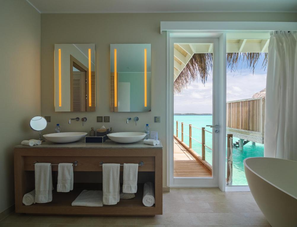 Water Villa-水上别墅 房型图片及房间装修风格(巴廖尼 Baglioni Resort Maldives)海岛马尔代夫