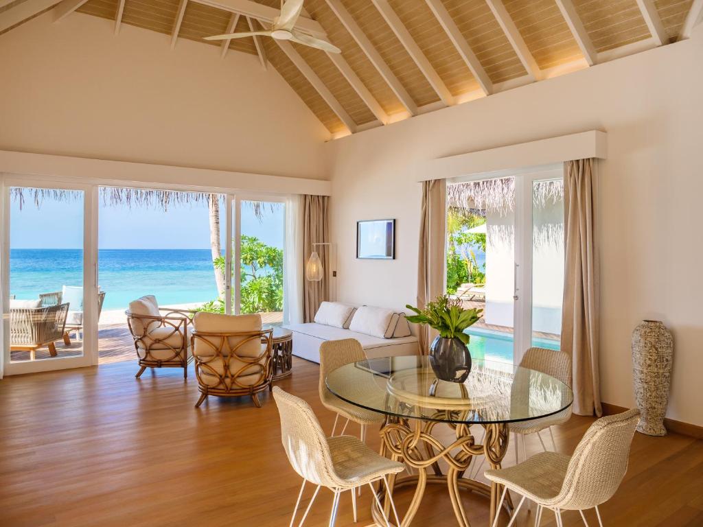 Pool Suite Beach Villa-泳池沙滩套房 房型图片及房间装修风格(巴廖尼 Baglioni Resort Maldives)海岛马尔代夫