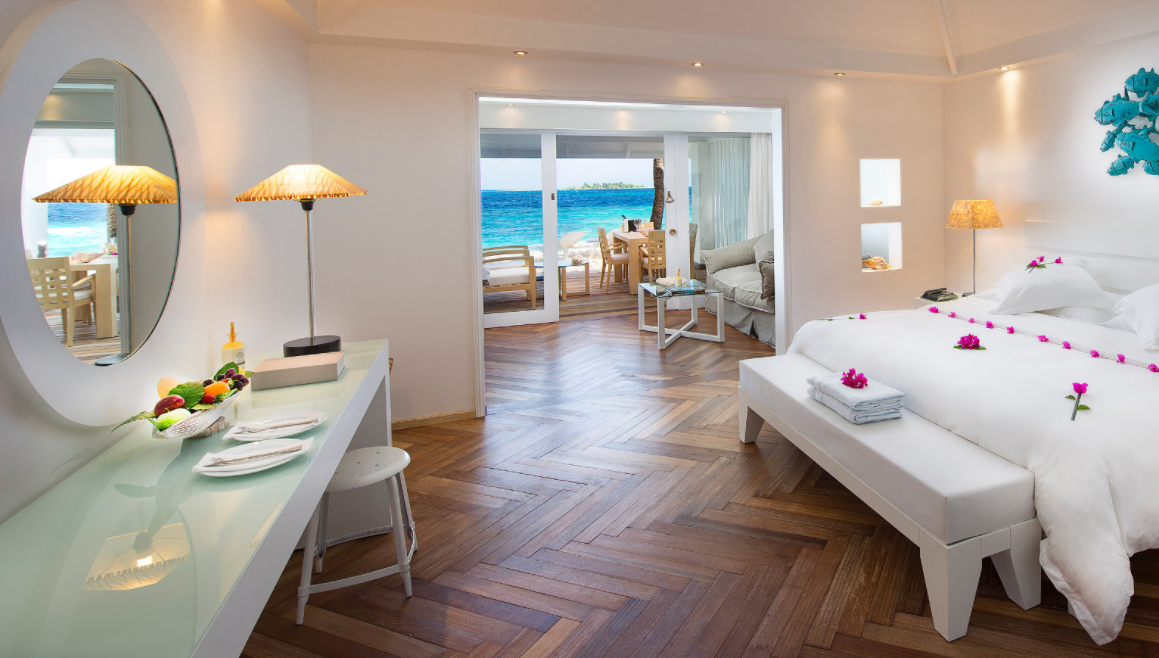 房型内部设施图片参考，如无边泳池与电视及音响， Junior Suite-精致套房 maldievs(钻石阿莎格岛 Diamonds Athuruga) 