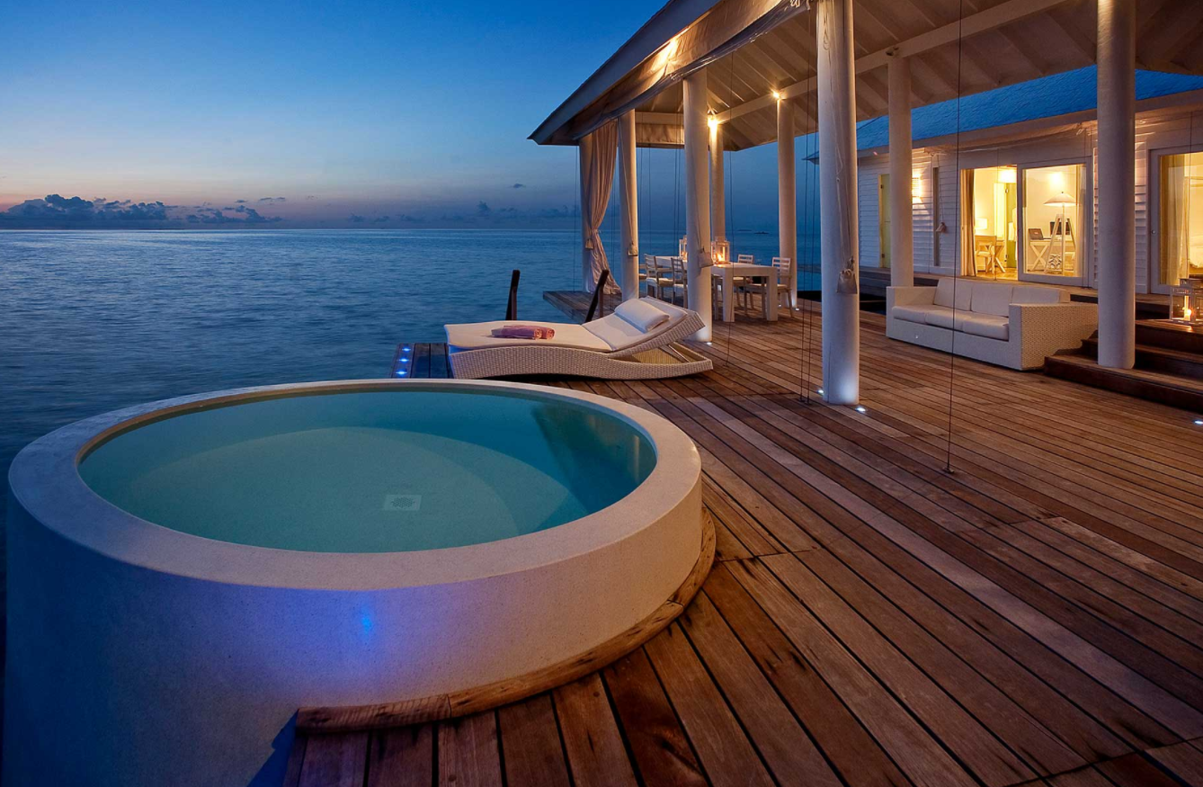 房型内部设施图片参考，如无边泳池与电视及音响， Two Bedroom Water Villas-双卧室水上别墅 maldievs(钻石阿莎格岛 Diamonds Athuruga) 