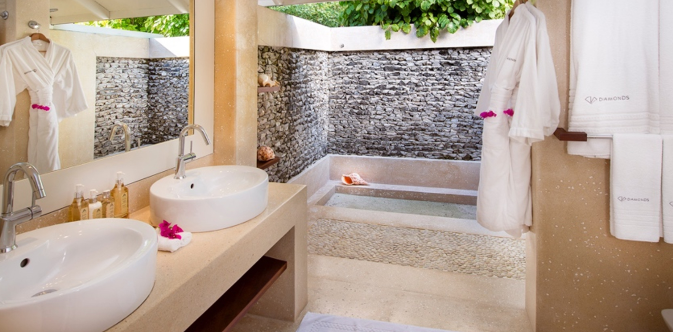 房型内部设施图片参考，如无边泳池与电视及音响， Beach Junior Suites-精致海滩套房 maldievs(钻石泰达芙士岛 Diamonds Thudufushi) 