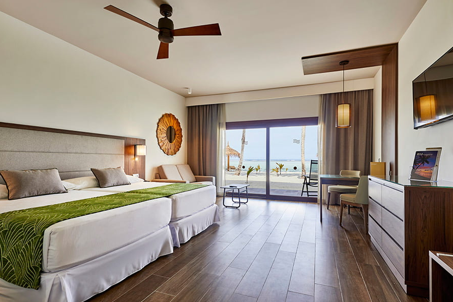 Junior Suite with beach access-海滩公寓套房(直达沙滩) 房型图片及房间装修风格(悦宜湾奢享|宫殿酒店 Riu Palace Maldivas)海岛马尔代夫 