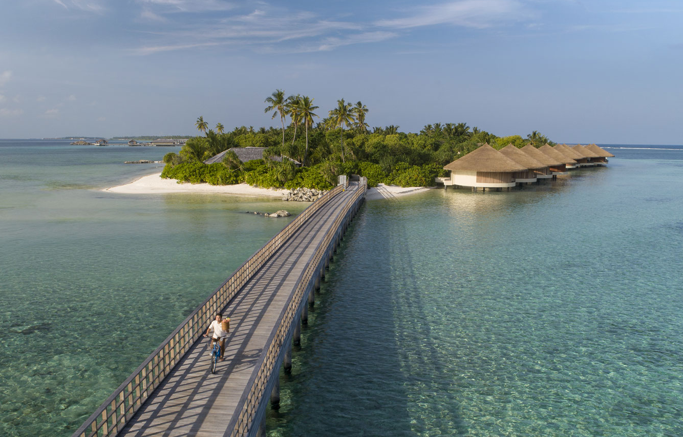 瑞喜敦迪鼓拉D岛 The Residence Maldives at Dhigurah ,马尔代夫风景图片集:沙滩beach与海水water太美，泳池pool与水上活动watersport好玩