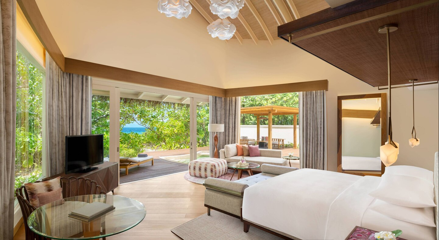 房型内部设施图片参考，如无边泳池与电视及音响， Beach Pool Villa sunset-日落海滩泳池别墅 maldievs(万豪酒店 JW Marriott Maldives Resort Spa) 