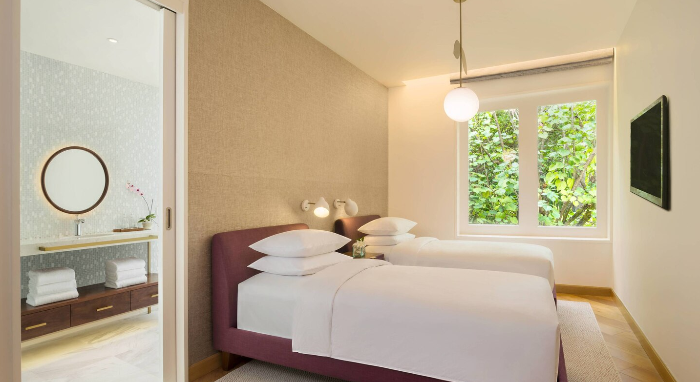 房型内部设施图片参考，如无边泳池与电视及音响， Duplex Beach Pool Villa-复式海滩泳池别墅 maldievs(万豪酒店 JW Marriott Maldives Resort Spa) 