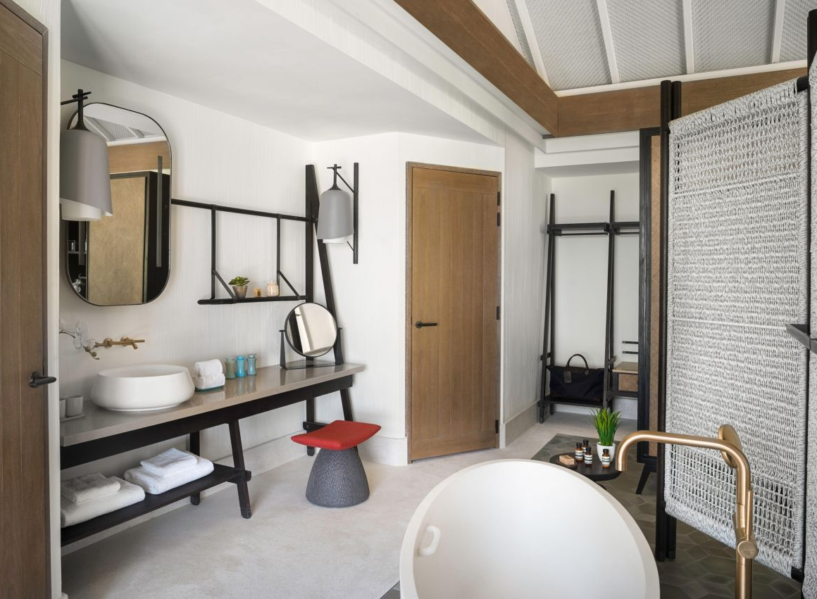 房型内部设施图片参考,如无边泳池与电视及音响, Beach Pool Villa-海滩泳池别墅 maldievs(洲际酒店(ihg) InterContinental Maldives Maamunagau Resort)