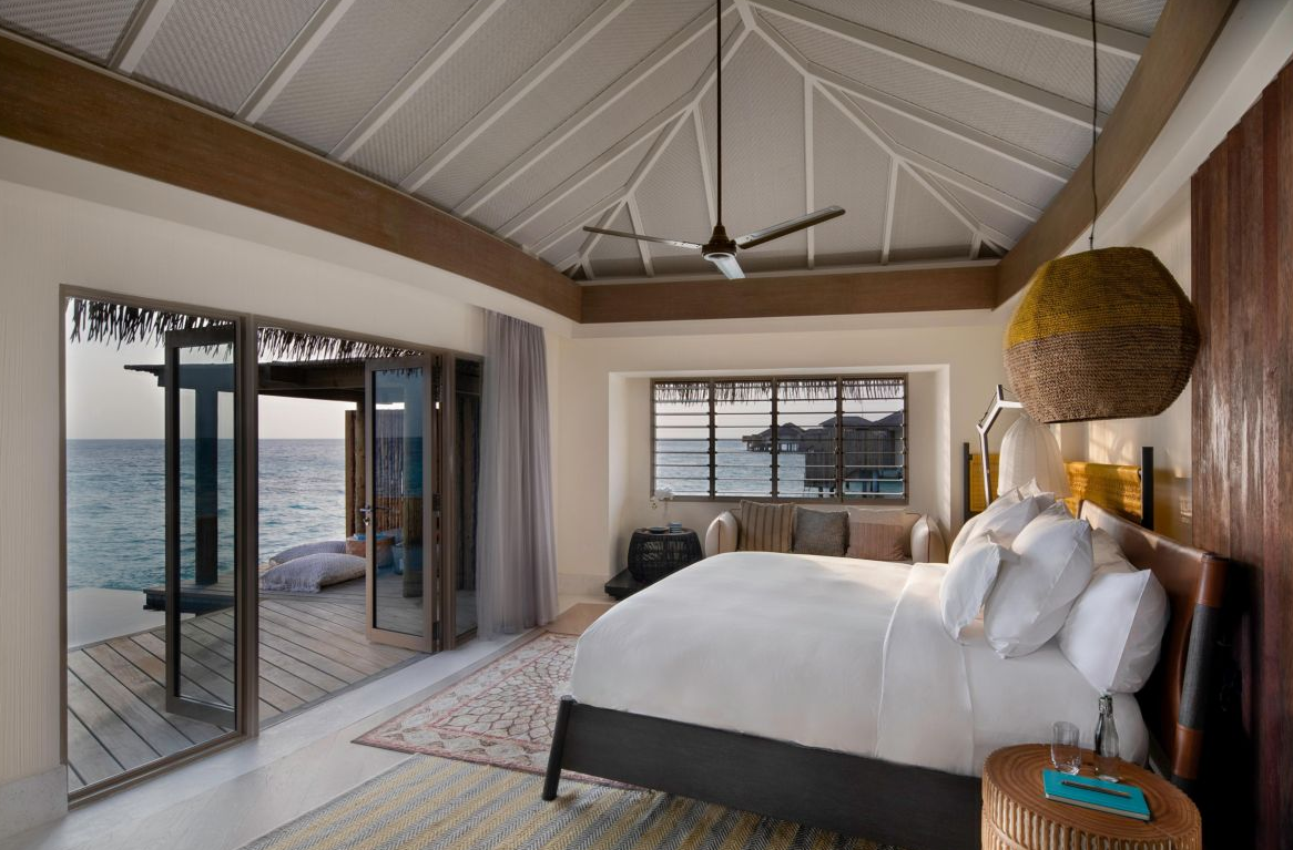 房型内部设施图片参考,如无边泳池与电视及音响, Two Bedroom Overwater Pool Villa-两卧室水上泳池别墅 maldievs(洲际酒店(ihg) InterContinental Maldives Maamunagau Resort)