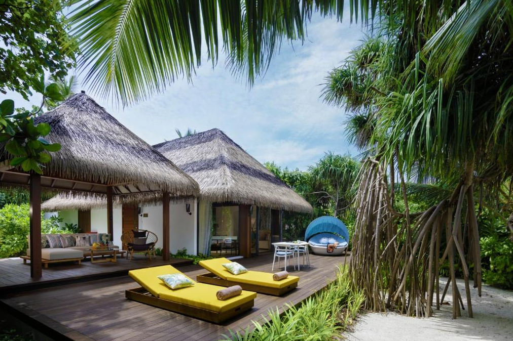 房型内部设施图片参考，如无边泳池与电视及音响， 沙滩别墅-Beach Villa maldievs(铂尔曼马尔代夫 Pullman Maldives Maamutaa Resort) 