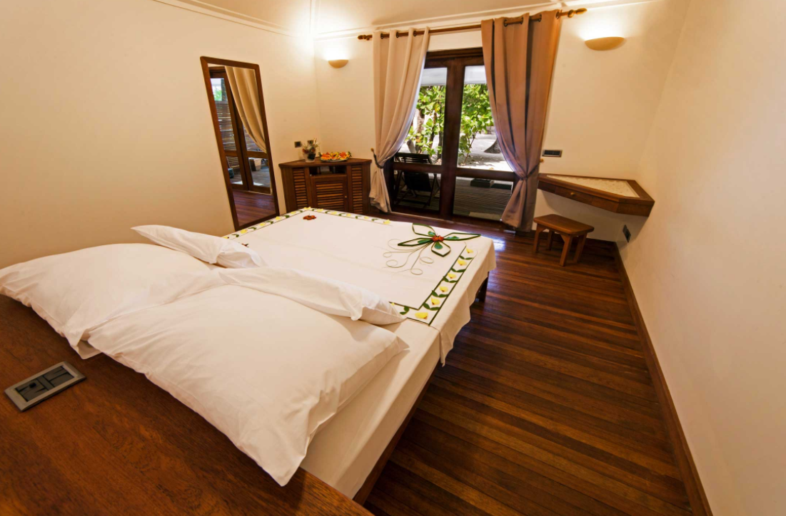 房型内部设施图片参考，如无边泳池与电视及音响， 花园房-GARDEN ROOM maldievs(安利玛莎 Alimatha Aquatic Resort ) 