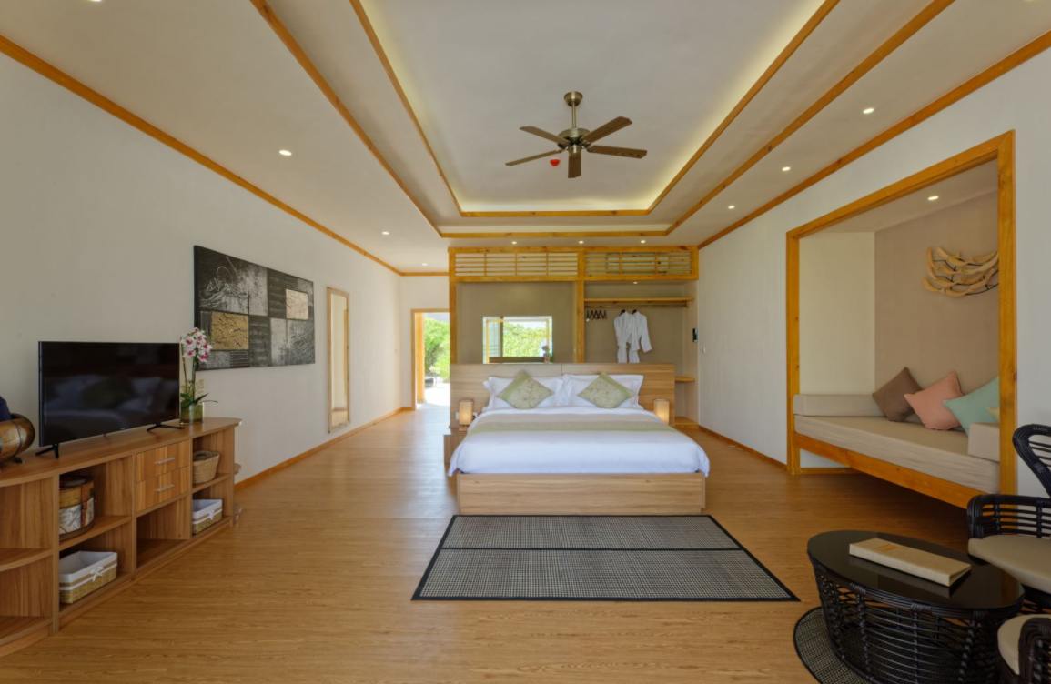 房型内部设施图片参考，如无边泳池与电视及音响， Deluxe Beach Villa-豪华海滩别墅 maldievs(布伦尼亚岛 Brennia Kottefaru Resort  Spa Maldives) 