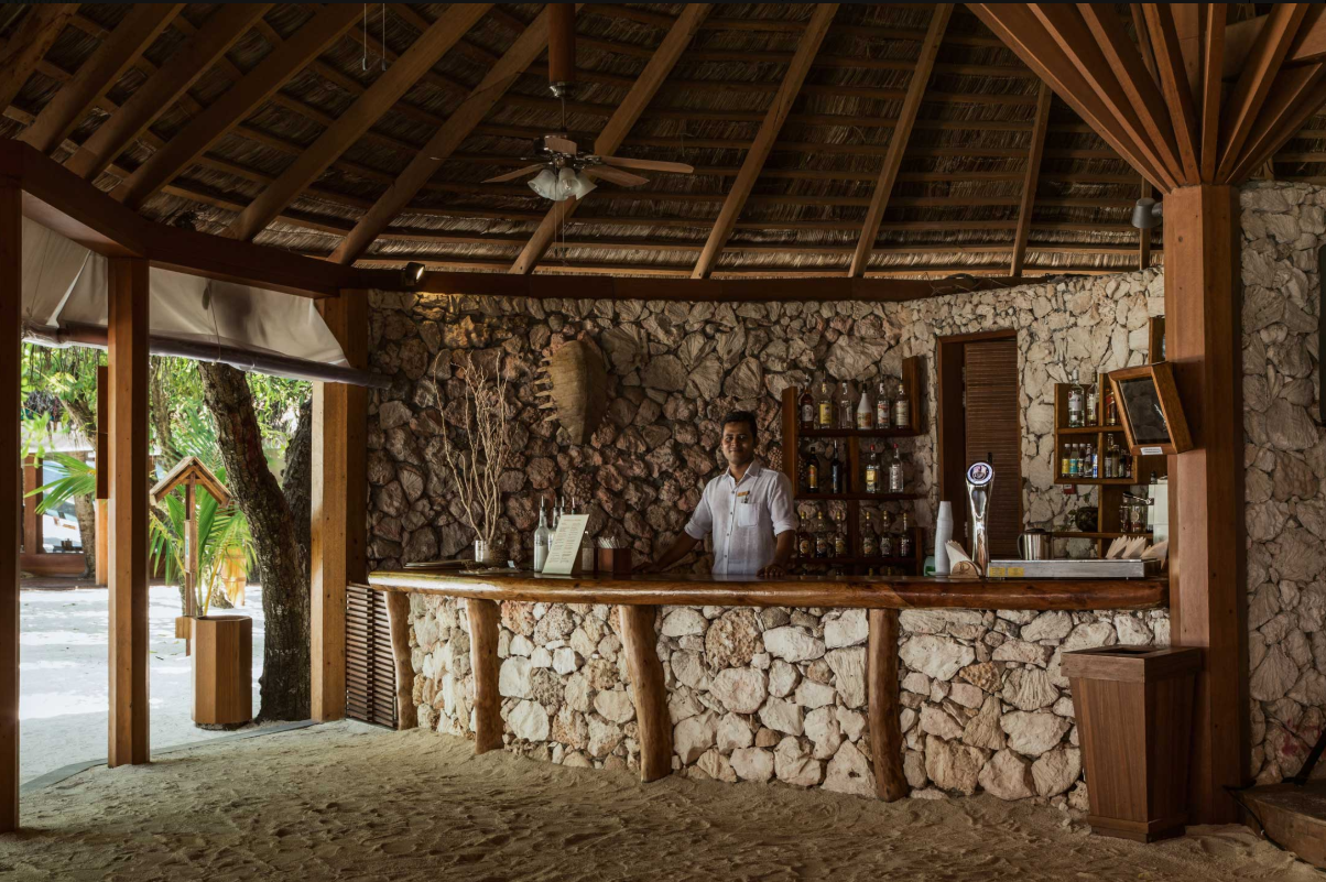 酒吧--Bar dining美食的图片集( 各式美酒 ),印度洋三大明珠马尔代夫,迪格瑞岛 Dhiggiri Tourist Resort