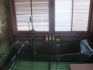 玻璃浴缸