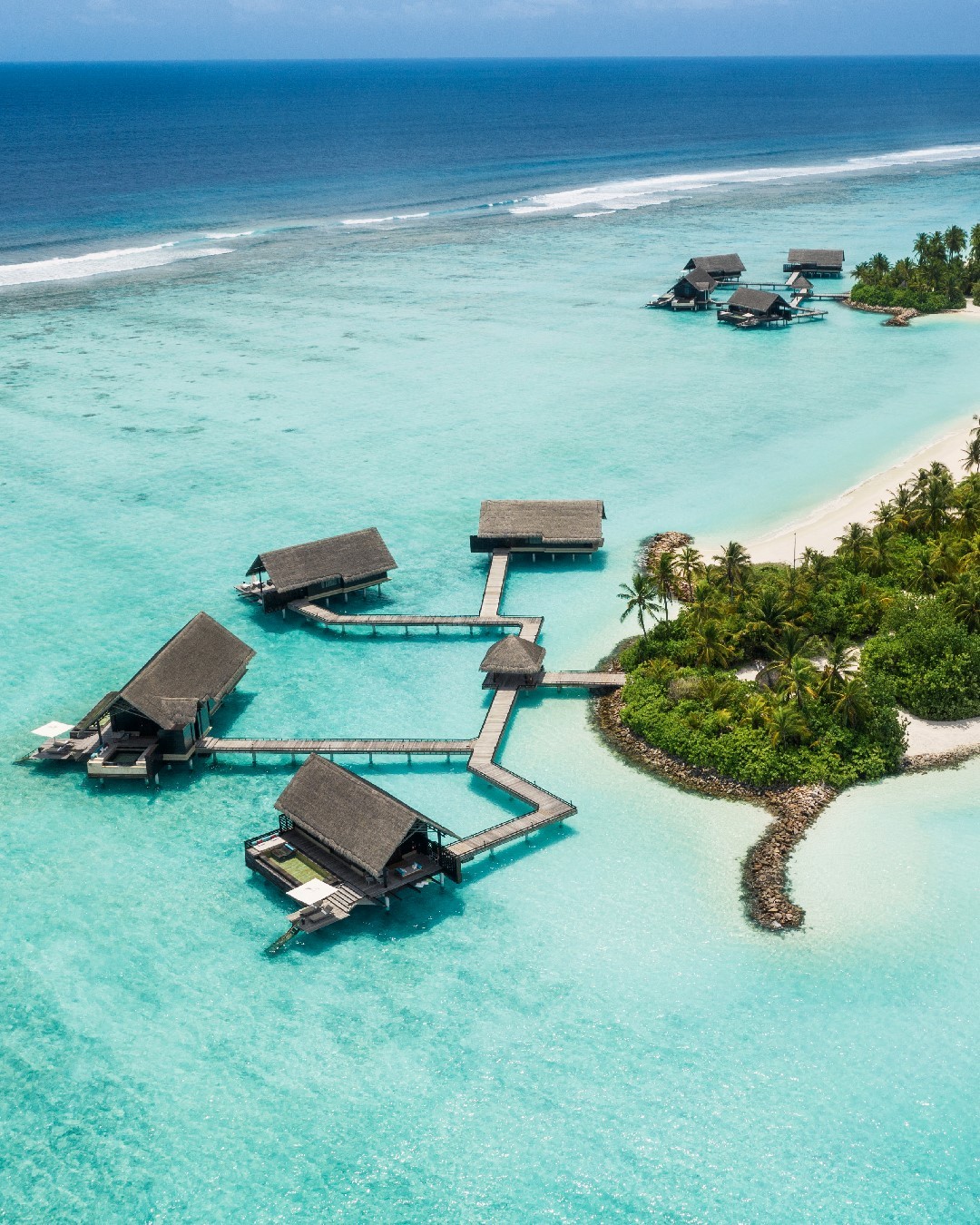 唯一岛|唯逸岛|OO岛 One Only Reethi Rah ,马尔代夫风景图片集:沙滩beach与海水water太美，泳池pool与水上活动watersport好玩