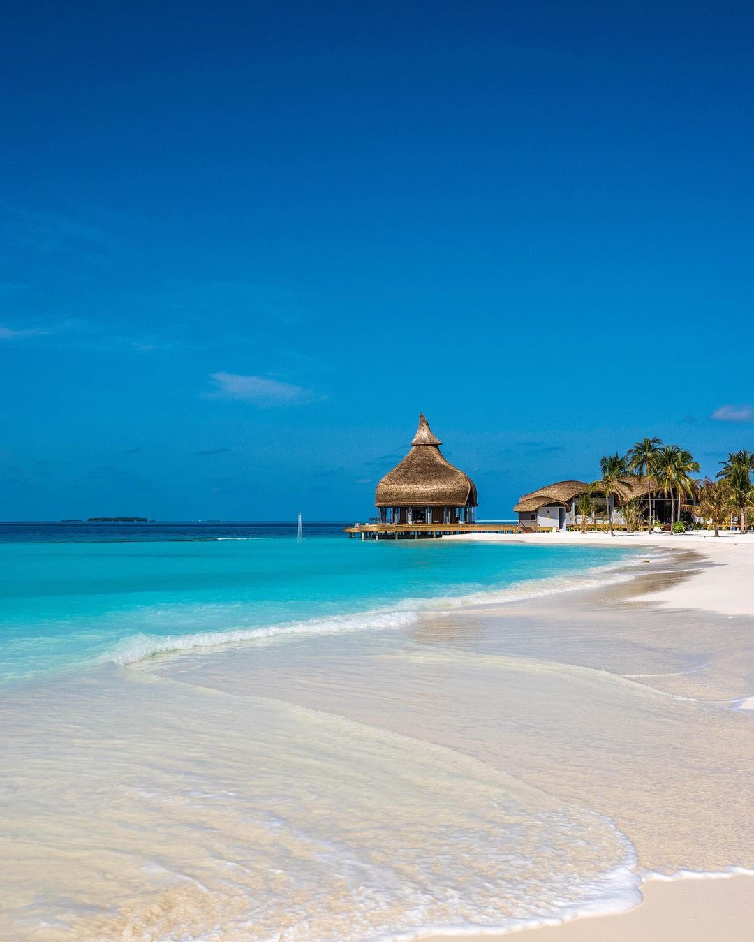 马富士瓦鲁 Maafushivaru Maldives ,马尔代夫风景图片集:沙滩beach与海水water太美，泳池pool与水上活动watersport好玩