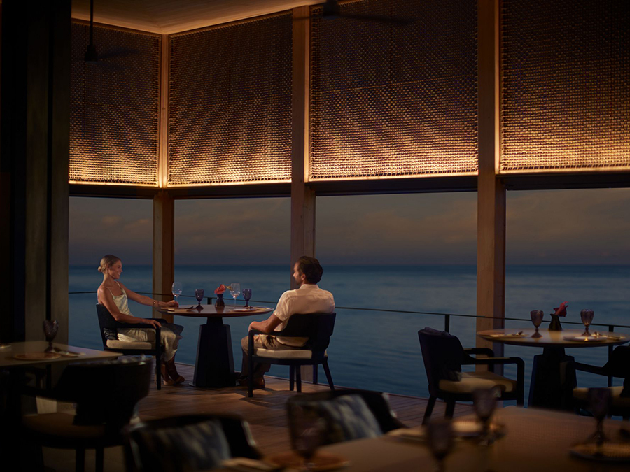 丽思卡尔顿 The Ritz Carlton Maldives,dining时间( 19:00-22:30 )美食攻略 Summer Pavilion 餐厅 --粤菜餐厅 ，方便大家选岛（海岸线假期一级代理提供），海岛马尔代夫maldives