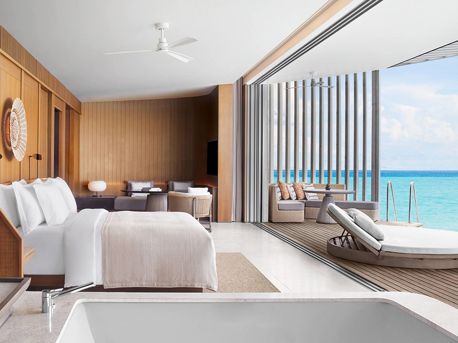 房型内部设施图片参考，如无边泳池与电视及音响， Lagoon Pool Villa-泻湖泳池别墅  maldievs(丽思卡尔顿 The Ritz Carlton Maldives) 