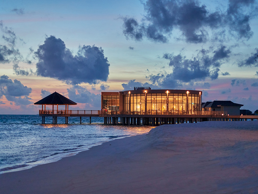 艾美酒店 Le Meridien Maldives Resort & Spa,dining时间( 晚餐:18:30-22:00 )美食攻略 Tabemasu 日本餐厅 --Tabemasu ,方便大家选岛(海岸线假期一级代理提供),海岛马尔代夫maldives