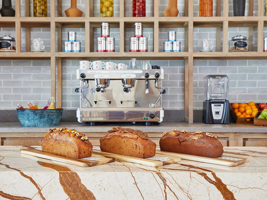 艾美酒店 Le Meridien Maldives Resort & Spa,dining时间( 10:00-18:00 )美食攻略 海浪咖啡厅 --Waves Cafe ，方便大家选岛（海岸线假期一级代理提供），海岛马尔代夫maldives