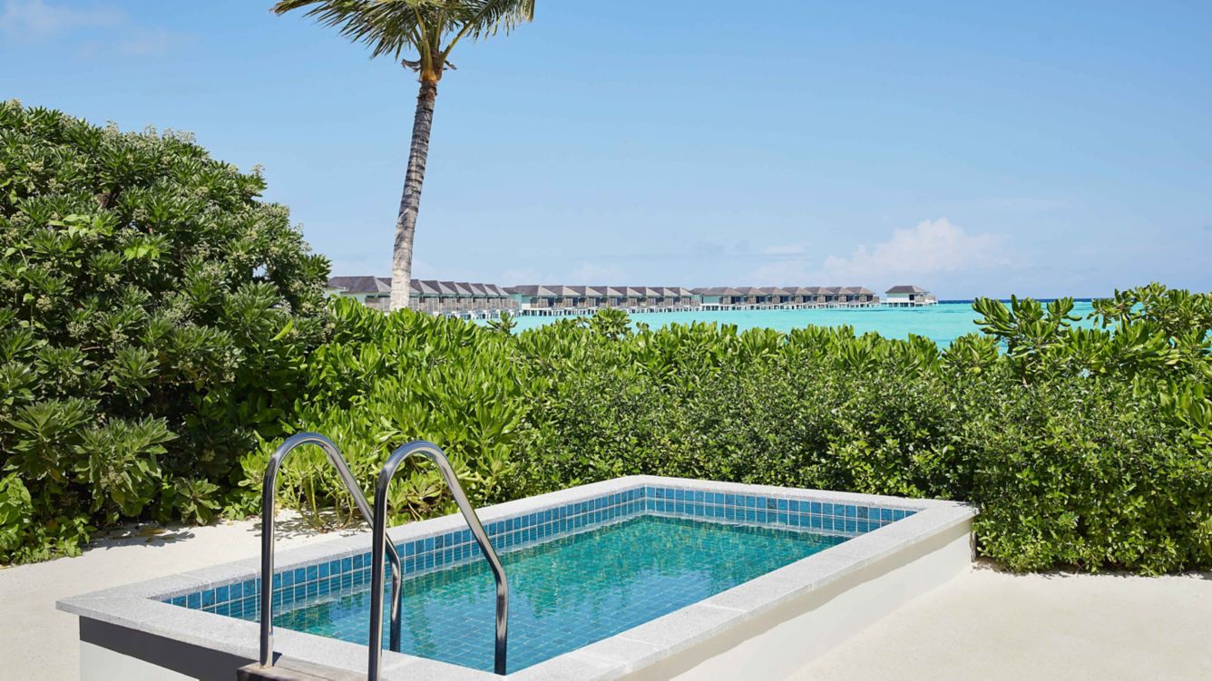 房型内部设施图片参考，如无边泳池与电视及音响， Beach Villa With Pool-沙滩泳池别墅  maldievs(艾美酒店 Le Meridien Maldives Resort & Spa) 