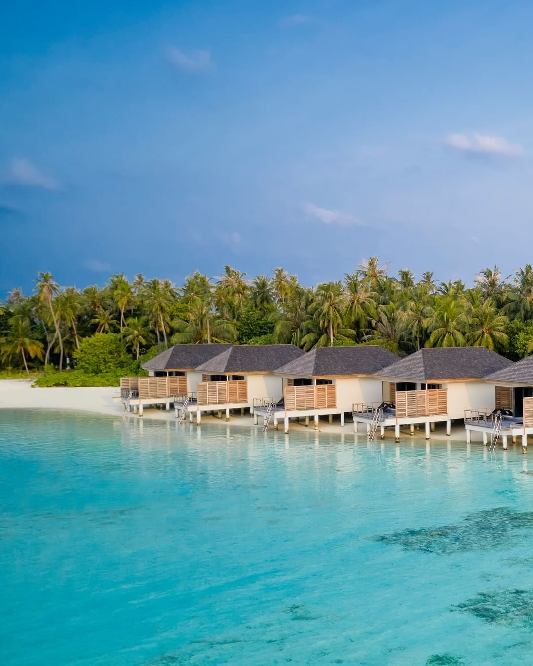 艾美酒店 Le Meridien Maldives Resort & Spa ,马尔代夫风景图片集:沙滩beach与海水water太美，泳池pool与水上活动watersport好玩
