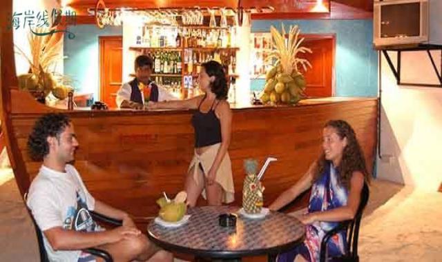 Nika Lounge Bar dining美食的图片集（ 啤酒、鸡尾酒、鲜榨果汁等 ），印度洋三大明珠马尔代夫,绚丽岛 Adaaran Rannalhi Club