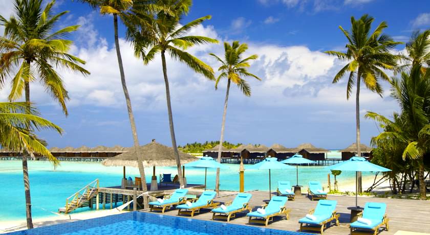 薇莉岛(安娜塔拉) Anantara Veli ,马尔代夫风景图片集:沙滩beach与海水water太美，泳池pool与水上活动watersport好玩