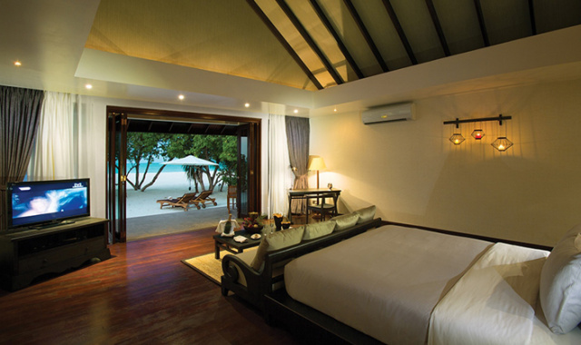 日落小型套房-Sunset Junior Suite 房型图片及房间装修风格(AKM卡尼富士岛 Atmosphere Kanifushi Maldives)海岛马尔代夫 