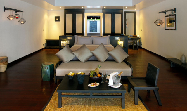 房型内部设施图片参考，如无边泳池与电视及音响， 日落小型套房-Sunset Junior Suite maldievs(AKM卡尼富士岛 Atmosphere Kanifushi Maldives) 