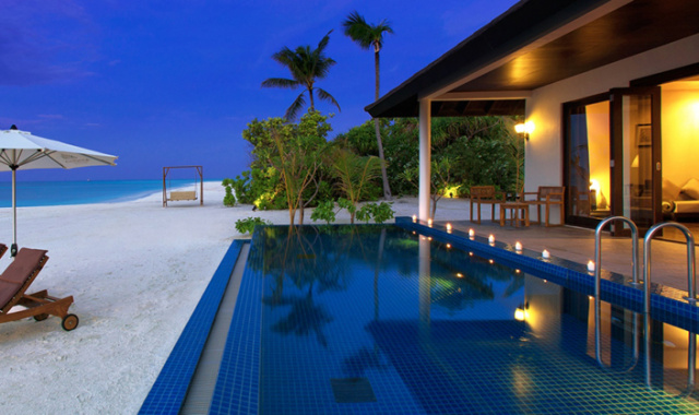 房型内部设施图片参考，如无边泳池与电视及音响， 日落泳池别墅-Sunset Pool Villa maldievs(AKM卡尼富士岛 Atmosphere Kanifushi Maldives) 