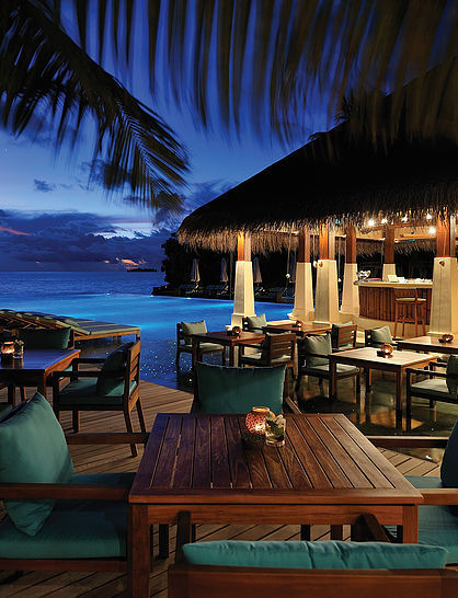 阿雅达岛 Ayada Maldives,dining时间( 9:00-到很晚,午餐:12:00至18:00 )美食攻略 Zero Degree--零度泳池酒吧 ,方便大家选岛(海岸线假期一级代理提供),海岛马尔代夫maldives