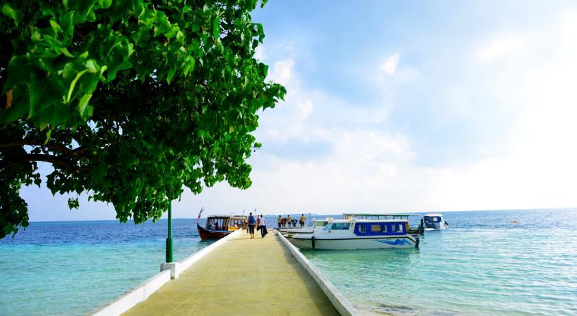 白雅湖岛 Biyadhoo Island ,马尔代夫风景图片集:沙滩beach与海水water太美，泳池pool与水上活动watersport好玩