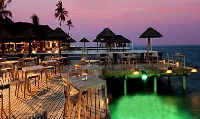 中央格兰德|圣塔拉岛 Centara Grand,dining时间( 07:00 - 10:30,12:00 - 14:30,19:00 - 22:00 )美食攻略 Reef(主餐厅) ,方便大家选岛(海岸线假期一级代理提供),海岛马尔代夫maldives