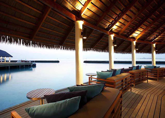 国王岛(圣塔拉富士) Centara Ras Fushi ,马尔代夫风景图片集:沙滩beach与海水water太美，泳池pool与水上活动watersport好玩