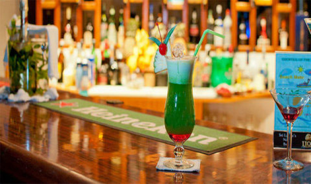 Fisherman Bar dining美食的图片集（ 特色饮品 ），印度洋三大明珠马尔代夫,菲哈后岛 Fihalhohi Island Resort