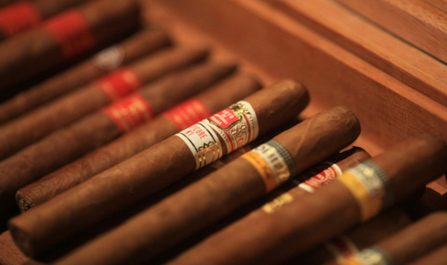 Pool Bar dining美食的图片集（ 小吃、鸡尾酒等 ），印度洋三大明珠马尔代夫,芙拉薇莉岛 Furaveri Island Resort and Spa