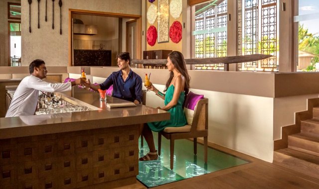 The Pool Bar dining美食的图片集（ 各式美酒 ），印度洋三大明珠马尔代夫,妃诺岛|翡诺岛 ClubMed Finolhu Villas
