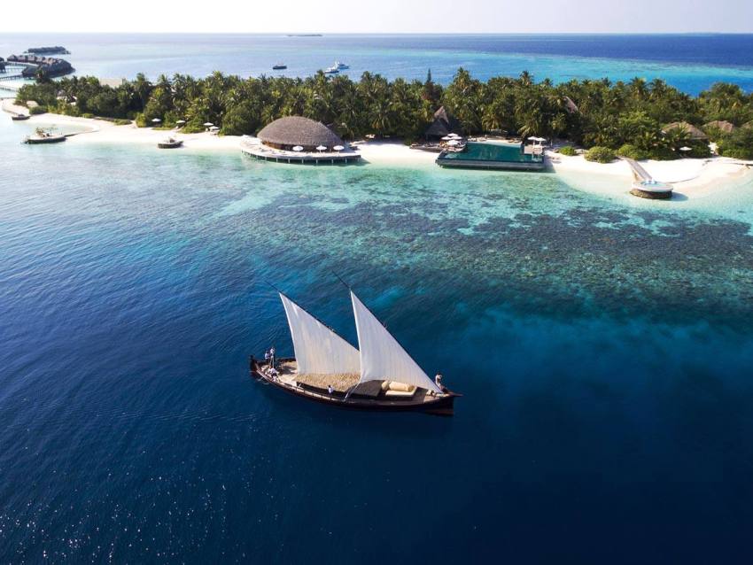 房型内部设施图片参考，如无边泳池与电视及音响， 多尼船套房-The DHONIS maldievs(芙花芬岛|胡花芬 Huvafen Fushi) 