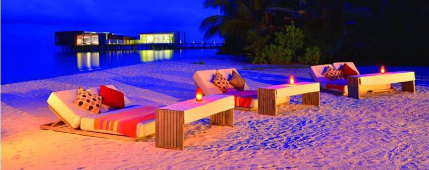 德瓦娜芙希 Dhevanafushi Maldives Luxury Resort,dining时间( 晚餐 : 周一 - 周日
19:00 - 23:00 )美食攻略 Mumayaz 餐厅 ,方便大家选岛(海岸线假期一级代理提供),海岛马尔代夫maldives