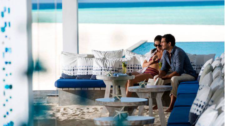 Blu Bar（酒吧） dining美食的图片集（ 鸡尾酒、果汁 ），印度洋三大明珠马尔代夫,大四季-兰达吉拉瓦鲁 Fourseasons Landaa Giraavaru