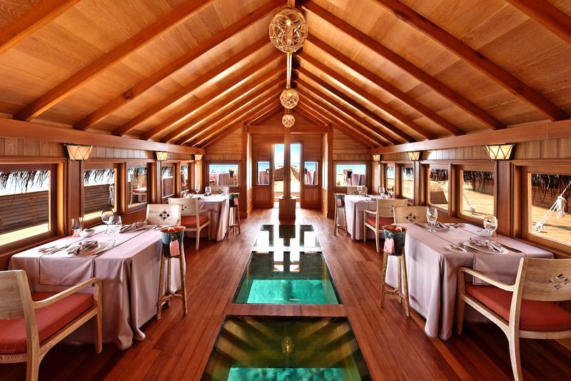 米莱度岛 Milaidhoo Island Maldives,dining时间( 泻湖上 )美食攻略 Ba’theli lounge & restaurant(水上餐吧酒） ，方便大家选岛（海岸线假期一级代理提供），海岛马尔代夫maldives