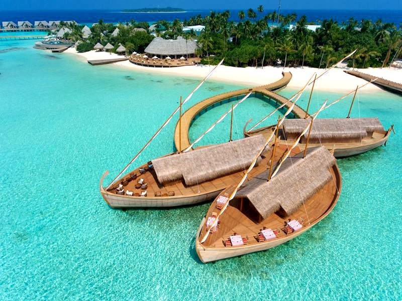 Ba’theli lounge & restaurant(水上餐吧酒） dining美食的图片集（ 19:00至22:30 ），印度洋三大明珠马尔代夫,米莱度岛 Milaidhoo Island Maldives