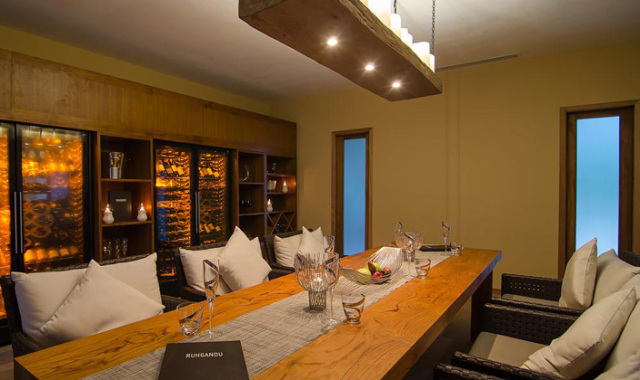 Ruhgandu dining美食的图片集（ 美酒与葡萄酒聚餐 ），印度洋三大明珠马尔代夫,蜜莉喜岛 Mirihi Island Resort