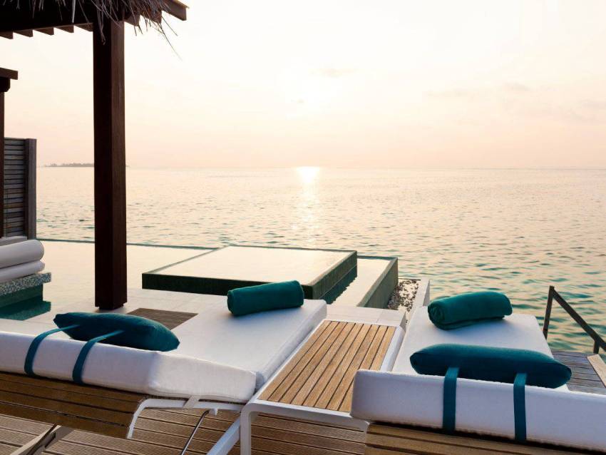 房型内部设施图片参考，如无边泳池与电视及音响， 豪华海上泳池别墅-Deluxe Water Pool Villa  maldievs(尼亚玛 Niyama Maldives) 