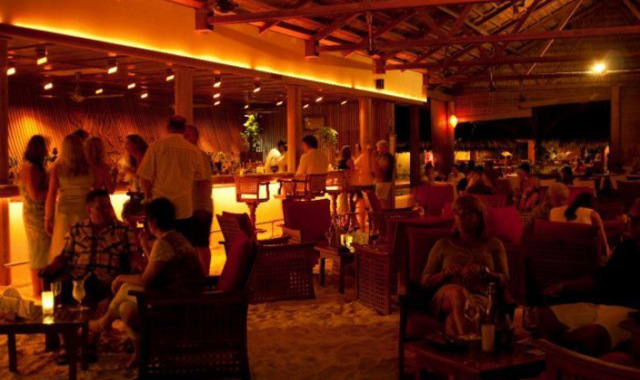 Rasgefaanu Bar dining美食的图片集（ 鸡尾酒，酒精和非酒精饮料 ），印度洋三大明珠马尔代夫,瑞提海滩 Reethi beach resort