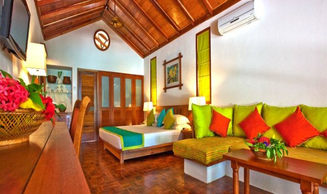 房型内部设施图片参考，如无边泳池与电视及音响， 豪华别墅-Deluxe Villa maldievs(瑞提海滩 Reethi beach resort) 