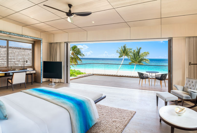 房型内部设施图片参考，如无边泳池与电视及音响， 卡洛琳阿斯托庄园（三卧室海滩泳池套房）-Caroline Astor Estate (Three bedroom beach pool suite) maldievs(瑞吉|沃木里 The St. Regis Maldives Vommuli Resort) 