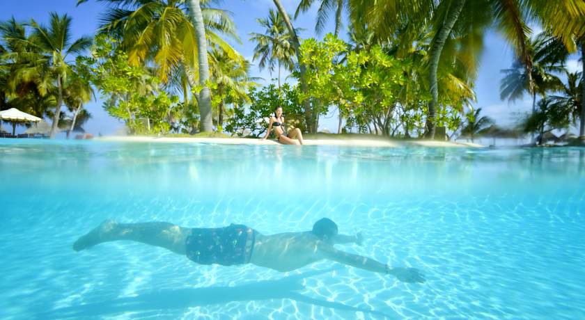 马尔代夫太阳岛 Sun Island Resort ,马尔代夫风景图片集:沙滩beach与海水water太美，泳池pool与水上活动watersport好玩